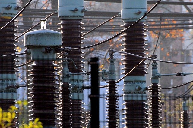 Qatar Electricity and Water Company (QEWC), KAHRAMAA announce 500 MW power project The Qatar Electricity and Water Company (QEWC) project will see the construction of peak power units in the Ras Abu Fontas area